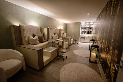 Leaf Spa at Brickell Arch