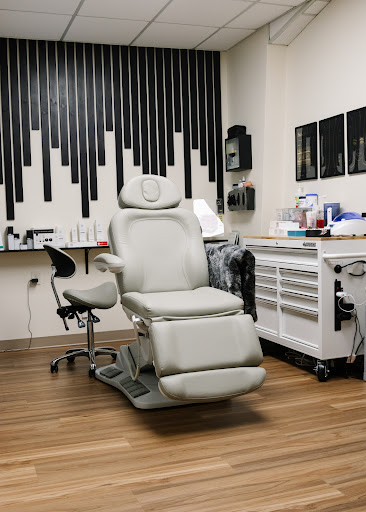 Niche. aesthetics + wellness